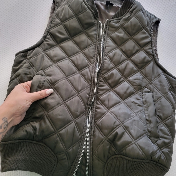 Hunter Green Puffer Vest Size L - Picture 1 of 7
